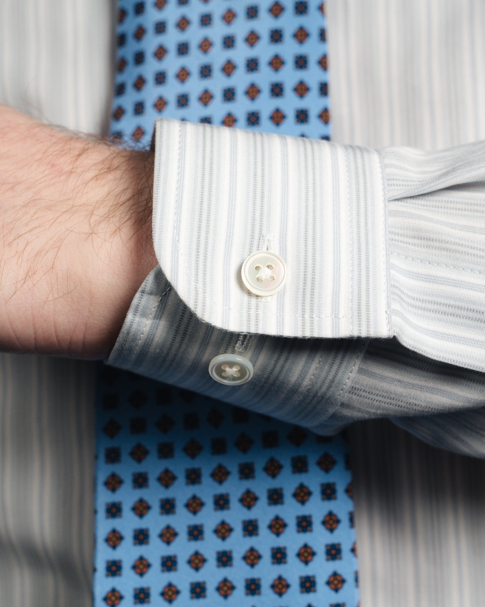 Ante - Cutaway Collar - White Structure