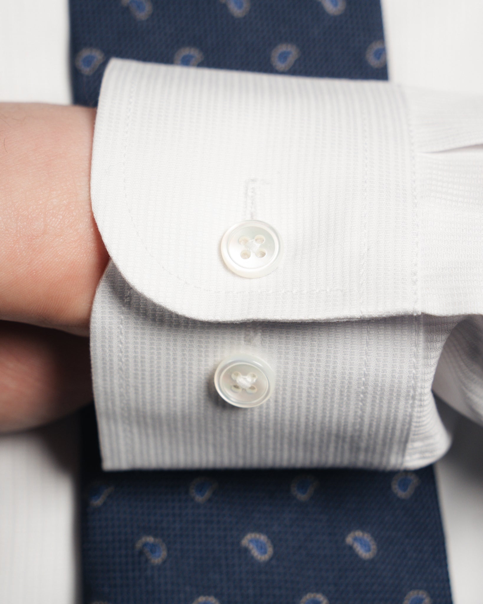 Antun - MOD Collar - White Structure