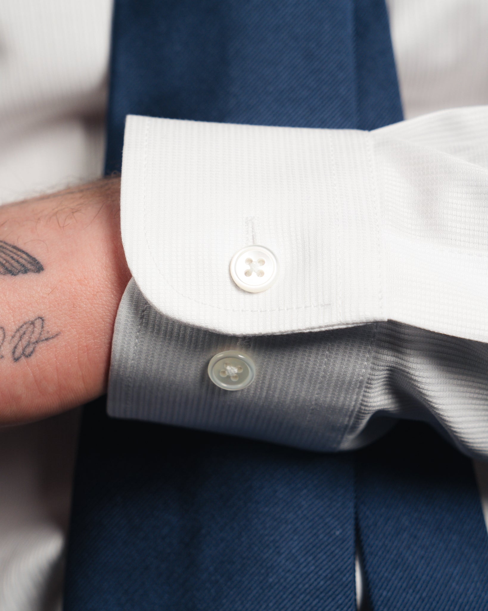 Ante - Cutaway Collar - White Structure