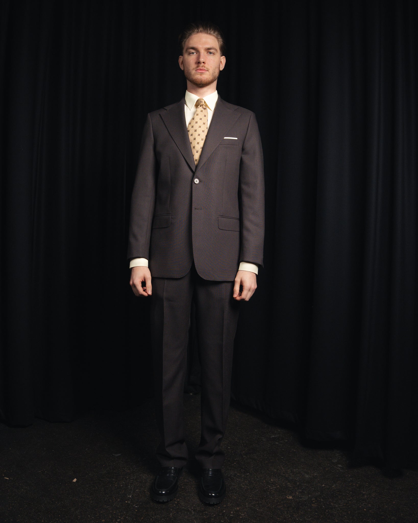The Modernist – Enkeltradet - 4ply - Brun