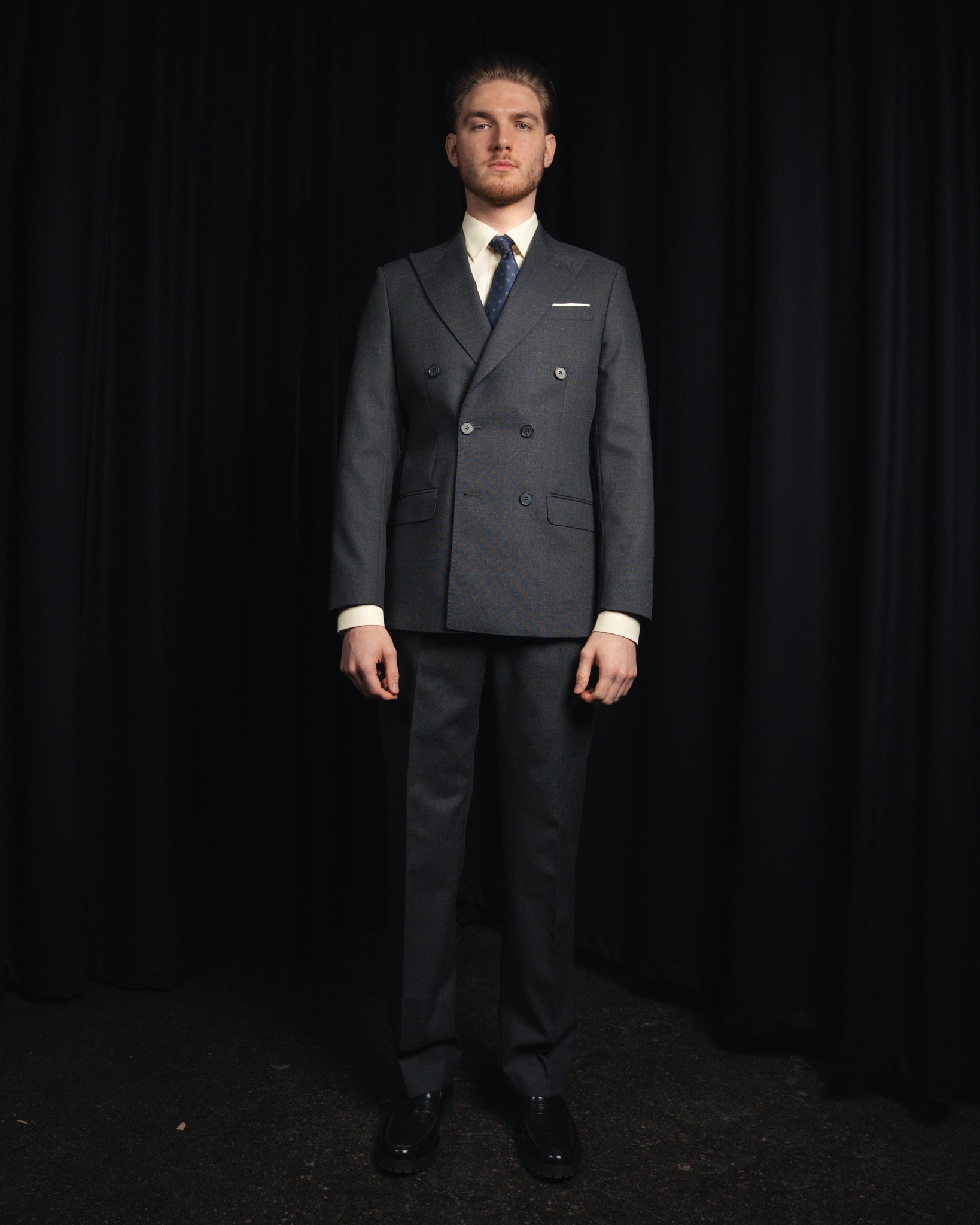 The Modernist - Dobbeltradet - 4ply - Grå