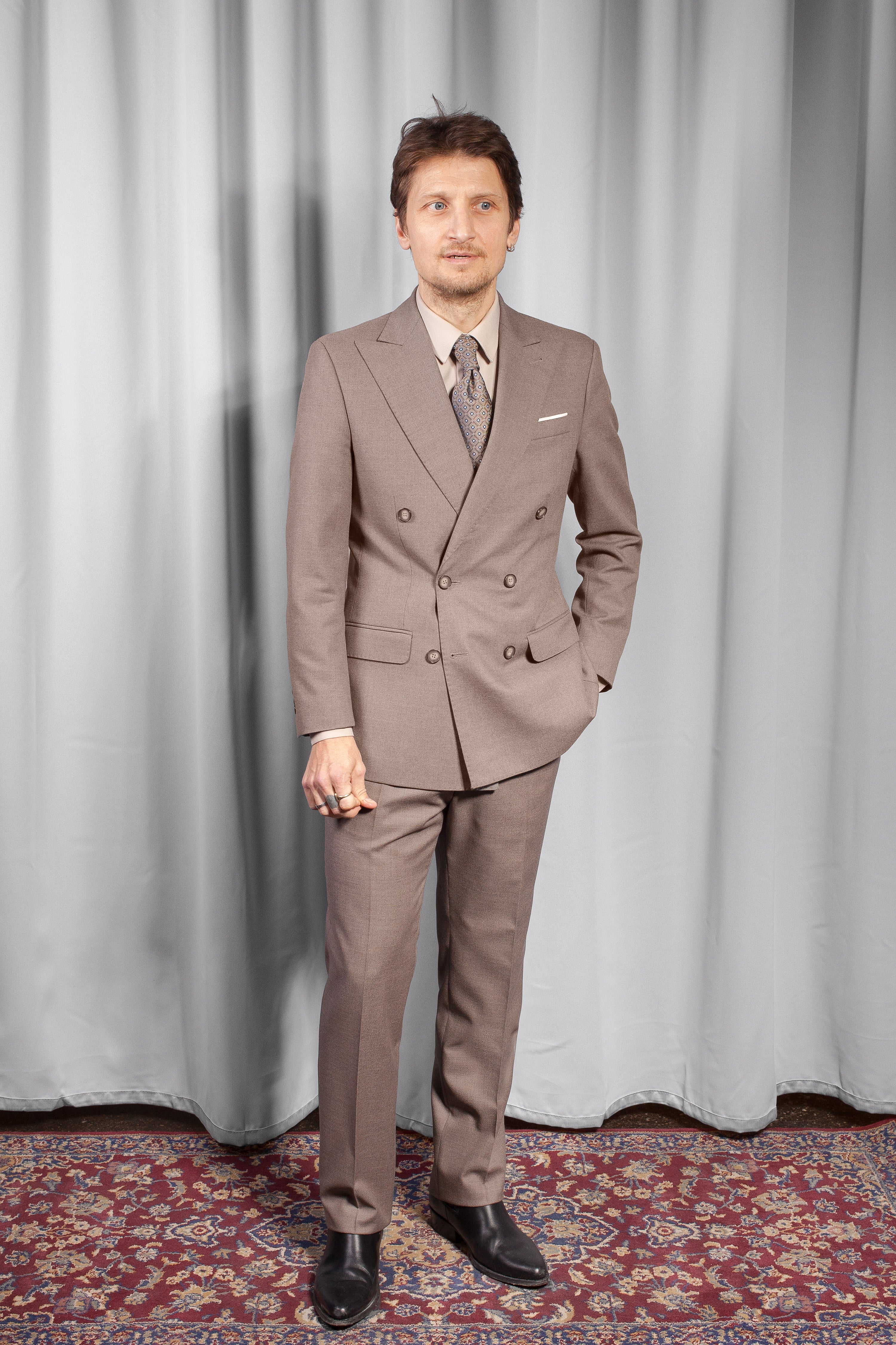 Suit – Double Breasted - 4ply Wool – Rogna - Sand